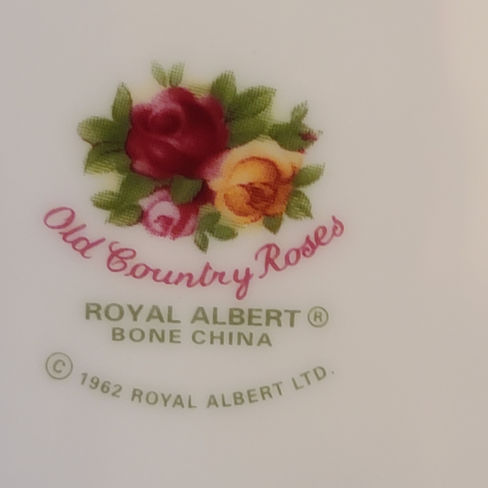 Royal Albert Old Country Roses Bone China Plate - Red, Yellow, Pink Roses